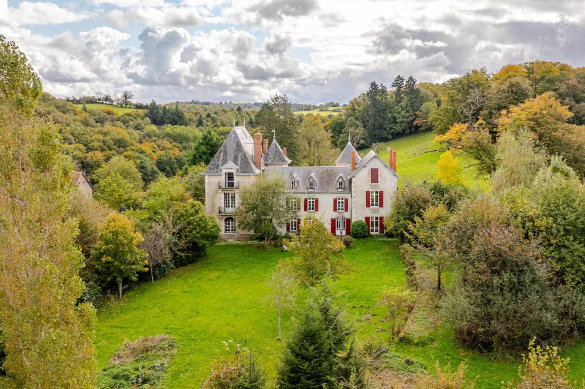 Chateau De La Combe * La Celle (Auvergne)